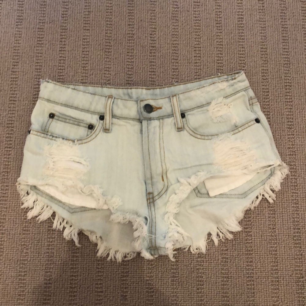 The cutest carmar Jean shorts!!